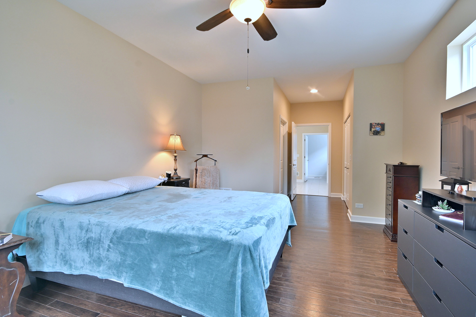 222 N Sunset Lane, Addison, IL 60101