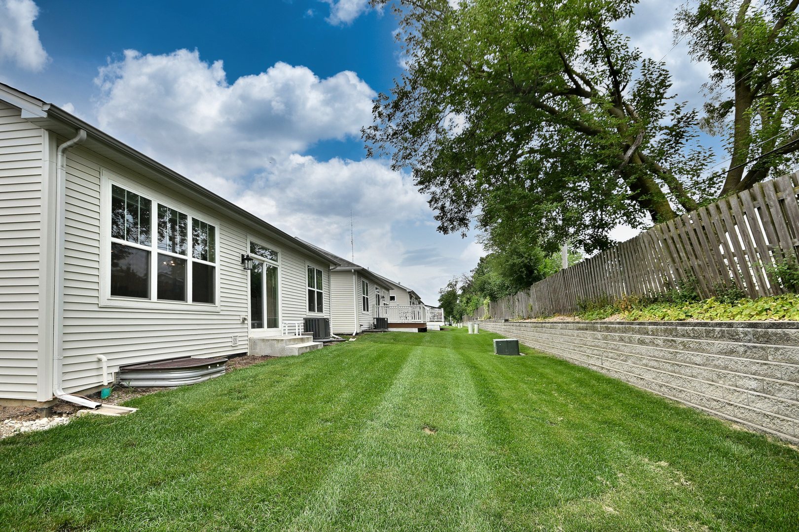 222 N Sunset Lane, Addison, IL 60101