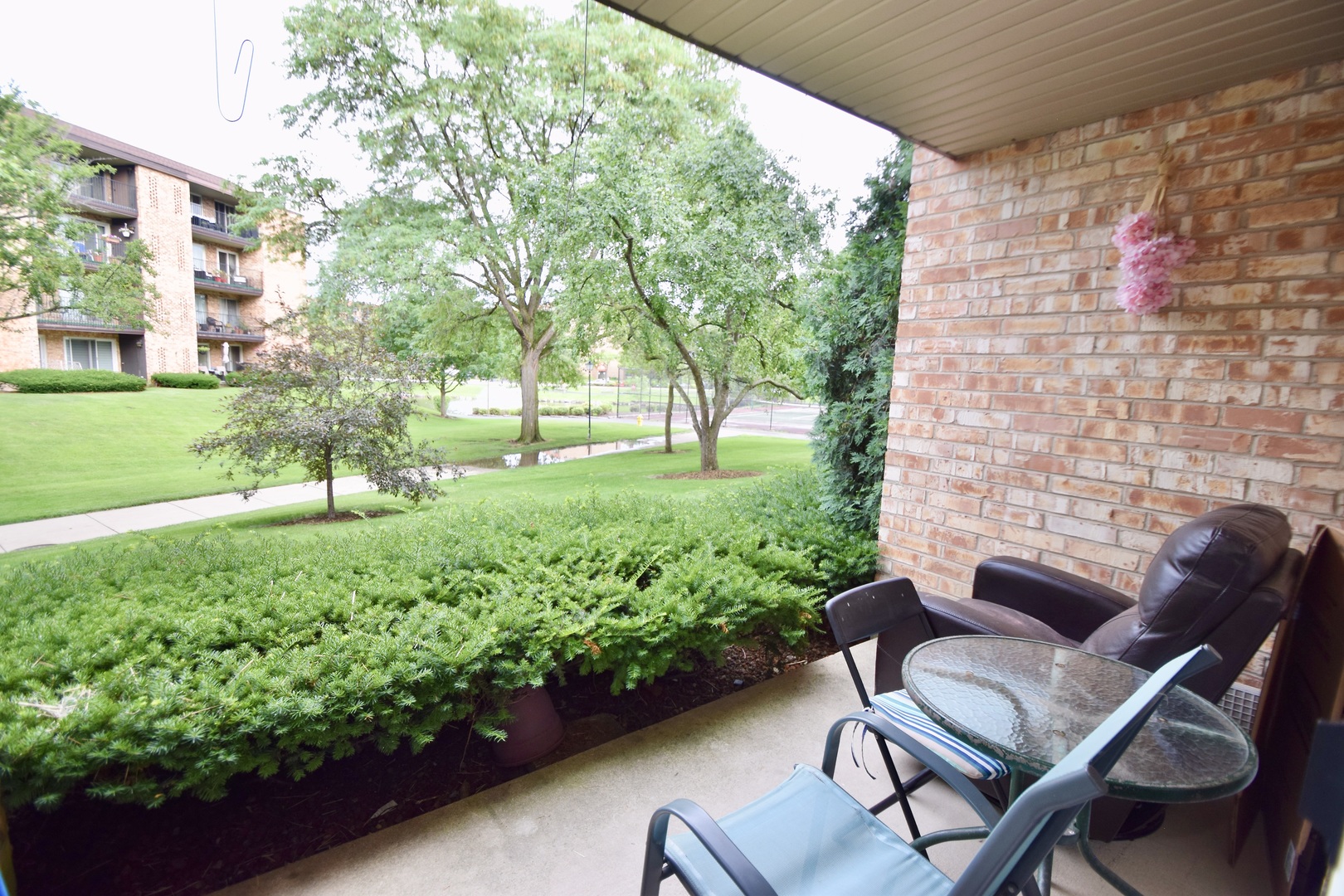1101 S Hunt Club Drive #115, Mount Prospect, IL 60056