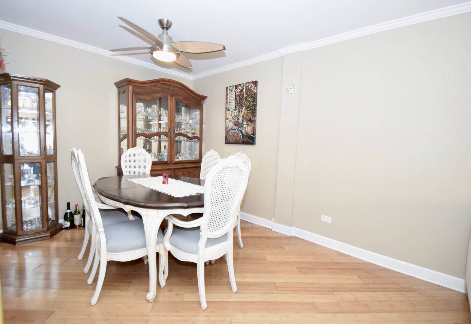 1101 S Hunt Club Drive #115, Mount Prospect, IL 60056