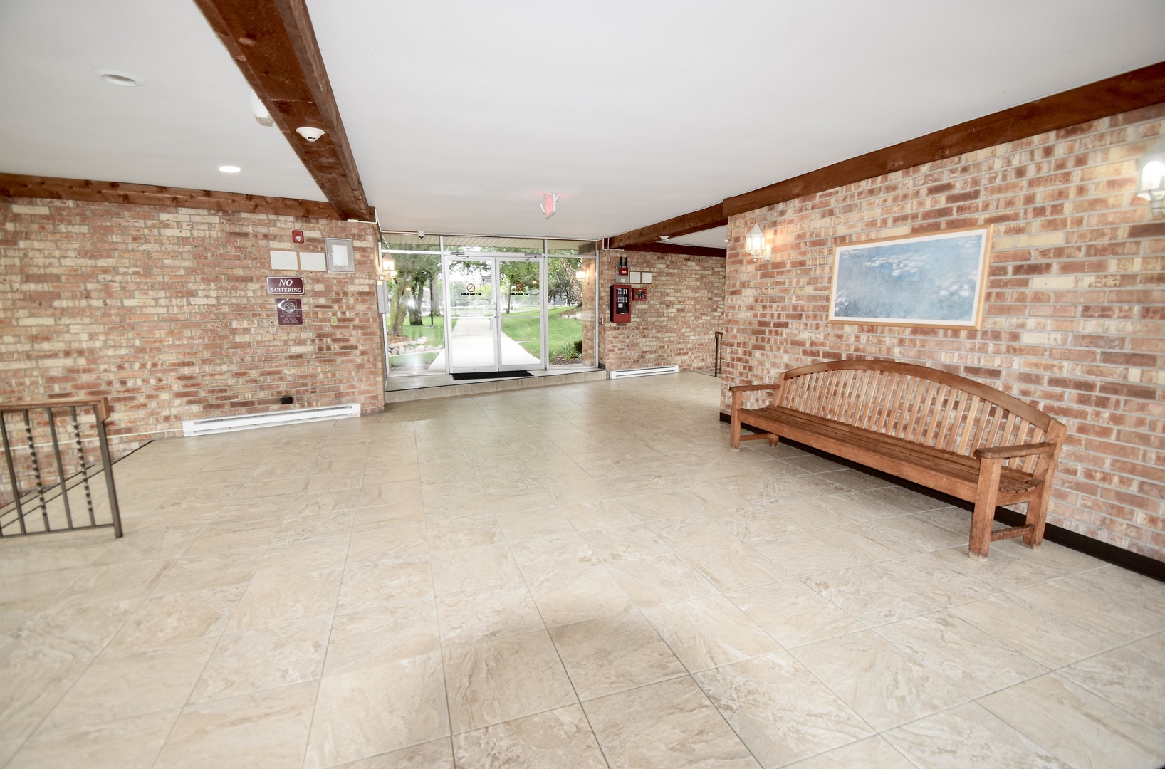 1101 S Hunt Club Drive #115, Mount Prospect, IL 60056