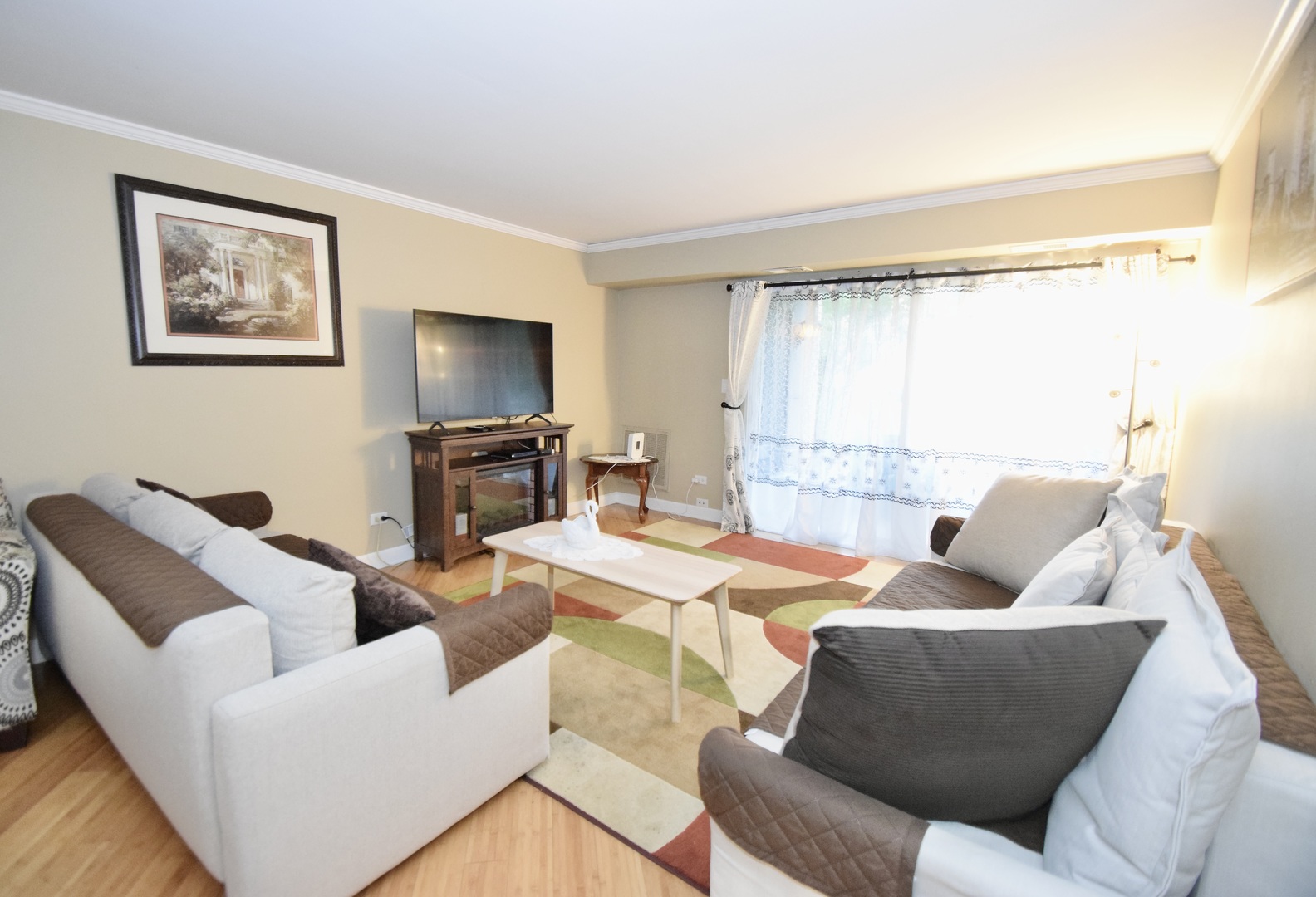 1101 S Hunt Club Drive #115, Mount Prospect, IL 60056