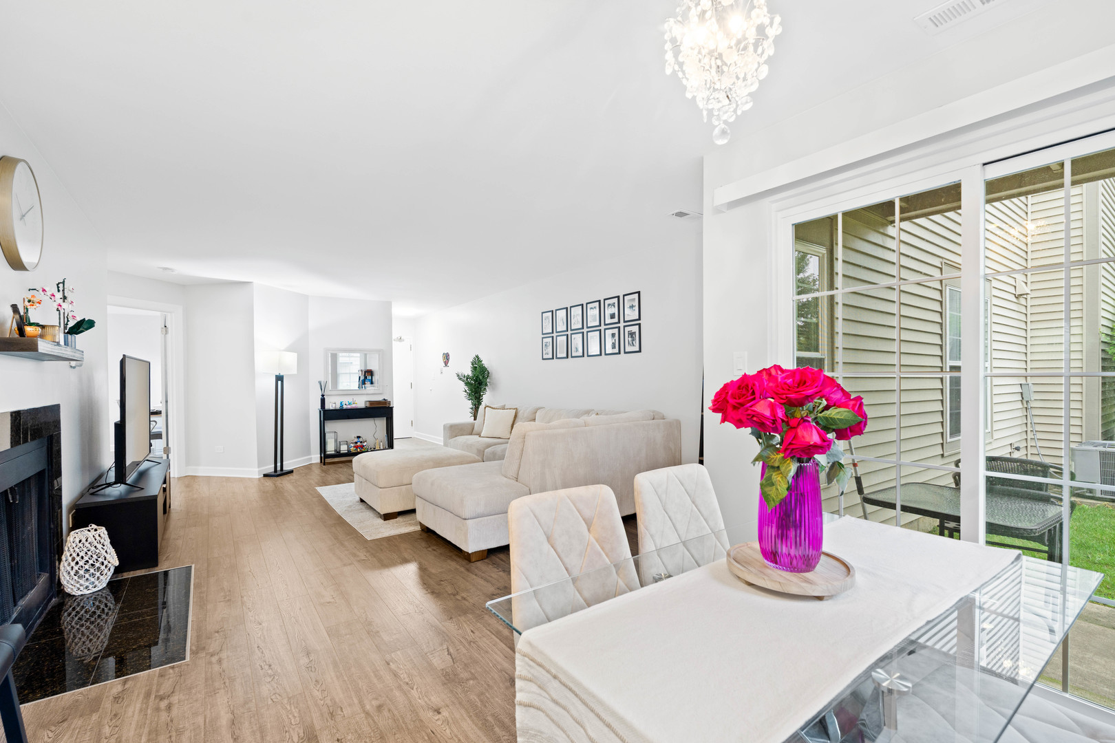 130 Crest Wood Court #1, Schaumburg, IL 60195