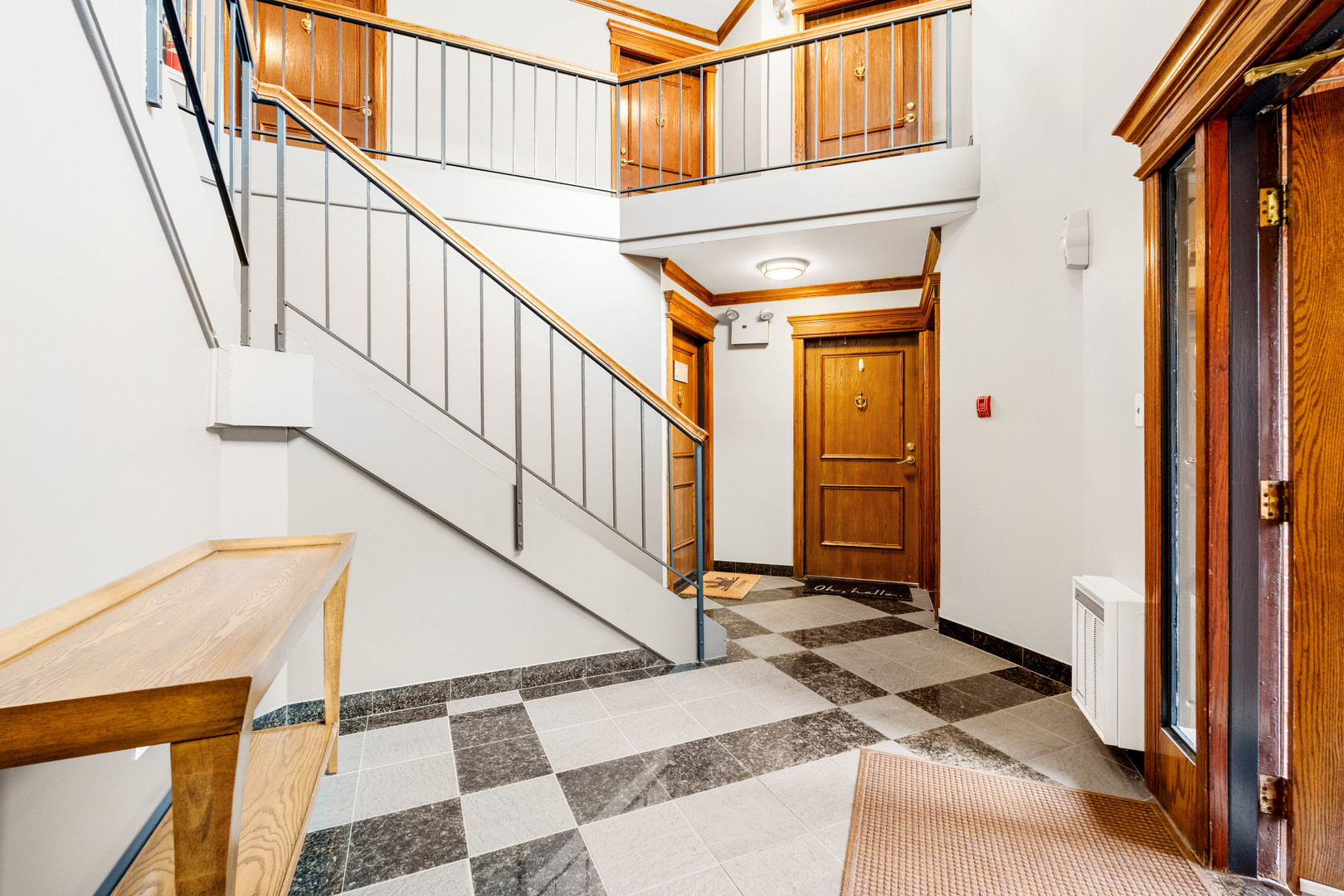 130 Crest Wood Court #1, Schaumburg, IL 60195