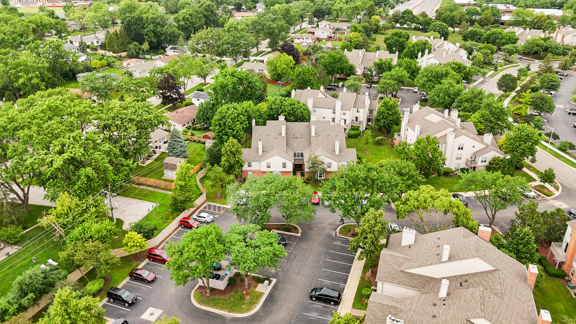 130 Crest Wood Court #1, Schaumburg, IL 60195