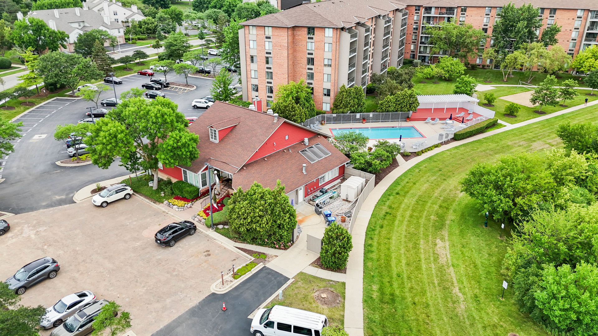 130 Crest Wood Court #1, Schaumburg, IL 60195