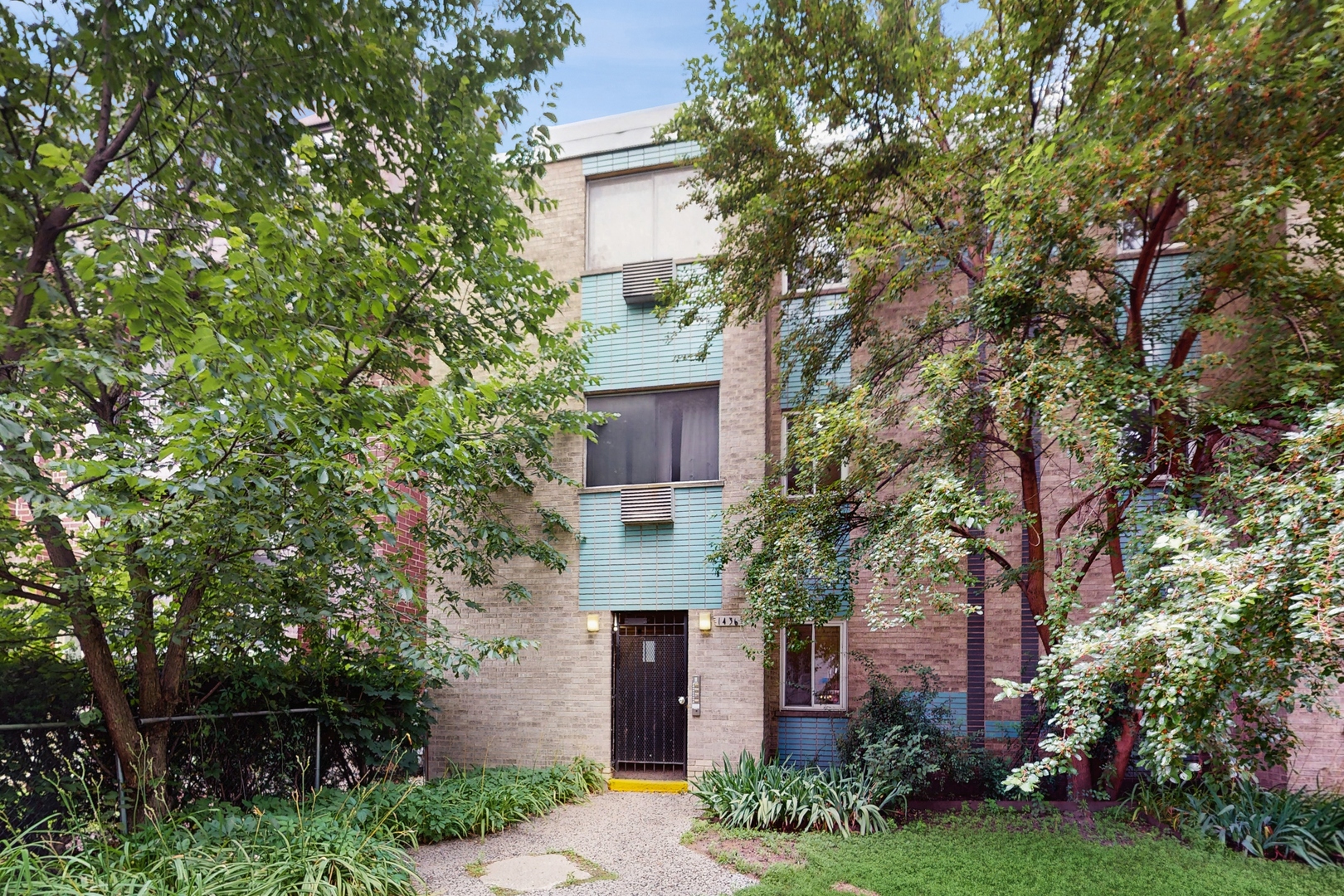 1436 W Farwell Avenue #2D, Chicago, IL 60626