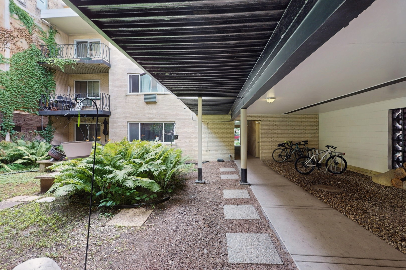 1436 W Farwell Avenue #2D, Chicago, IL 60626