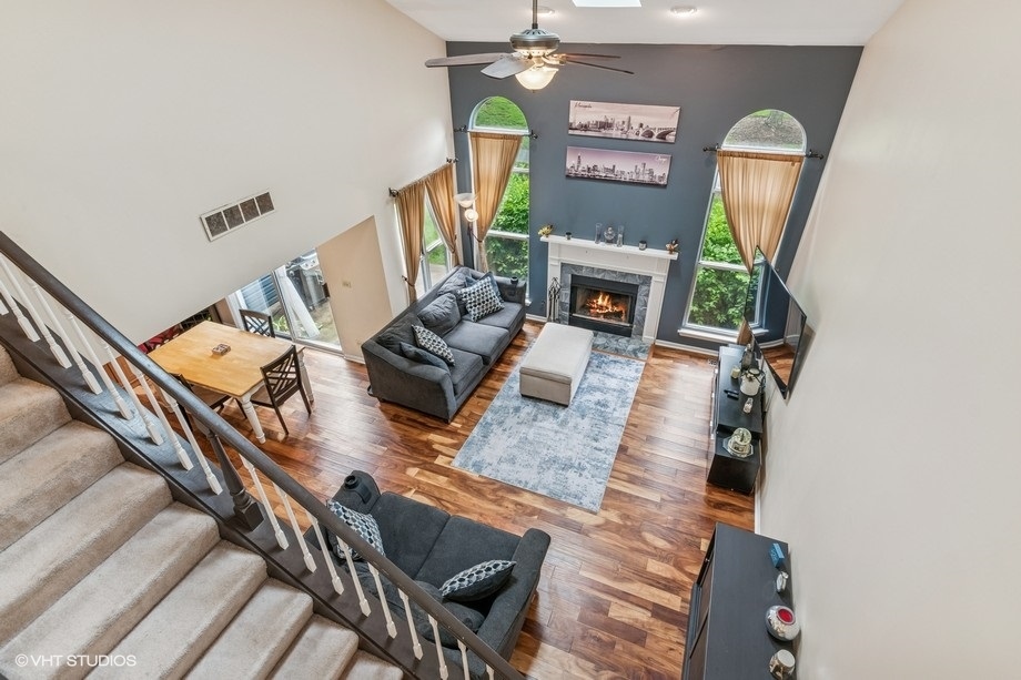 1063 Ridgefield Circle, Carol Stream, IL 60188