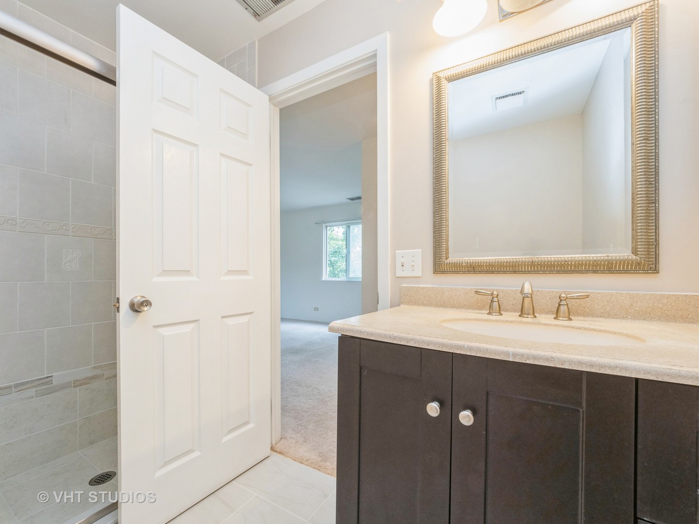 127 Wolcott Court #2, Schaumburg, IL 60193