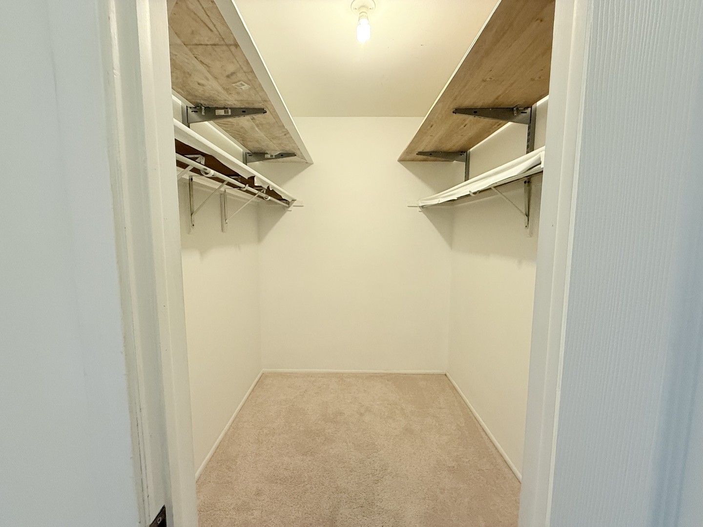 127 Wolcott Court #2, Schaumburg, IL 60193
