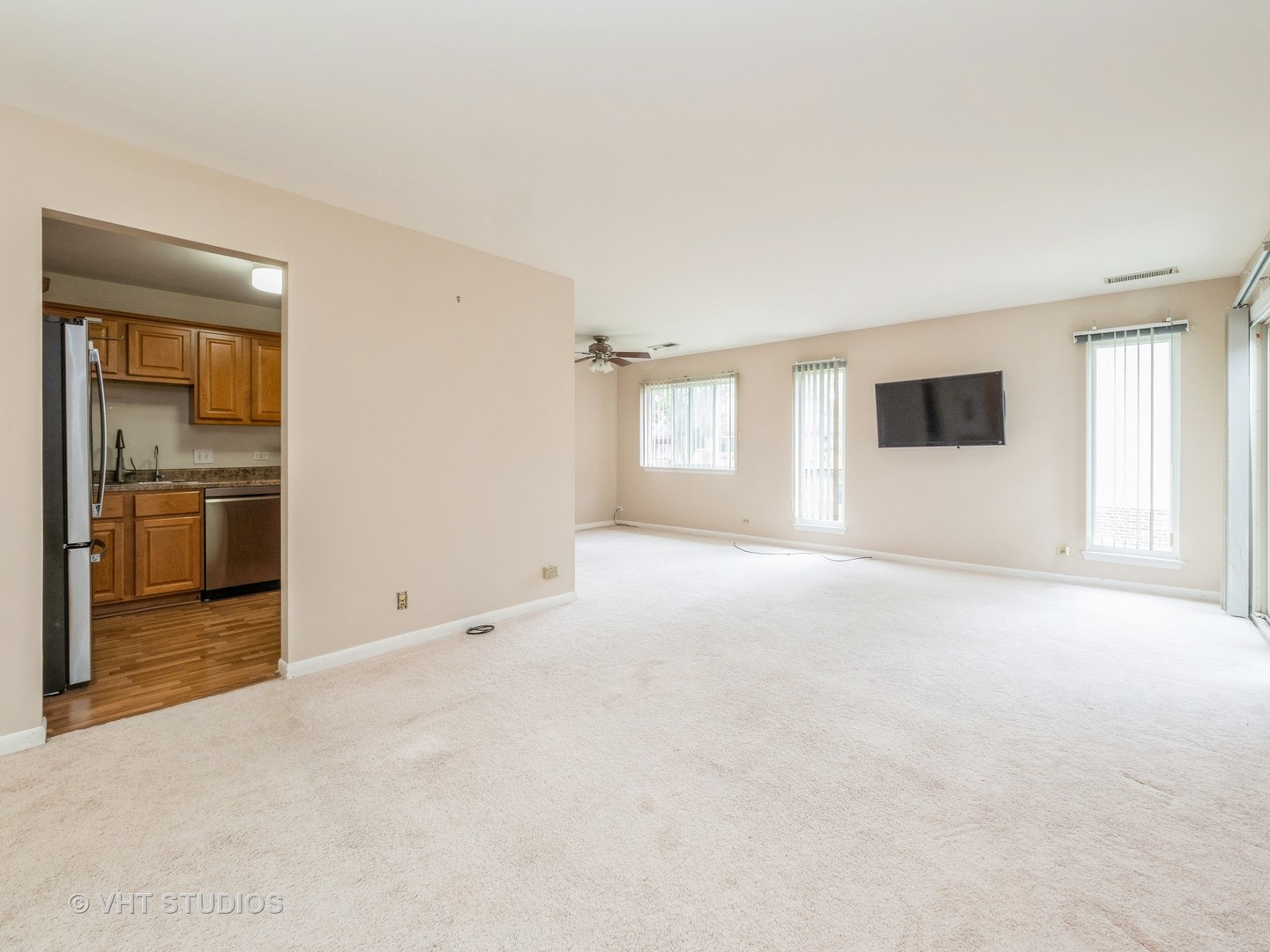 127 Wolcott Court #2, Schaumburg, IL 60193