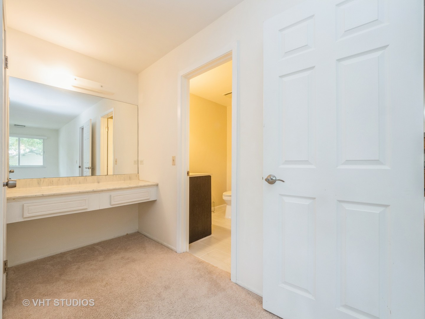 127 Wolcott Court #2, Schaumburg, IL 60193
