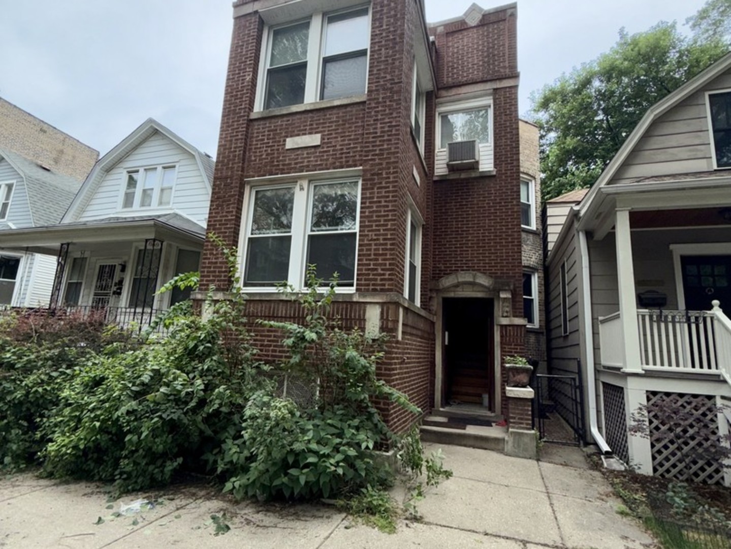 1406 W Hollywood Avenue, Chicago, IL 60660
