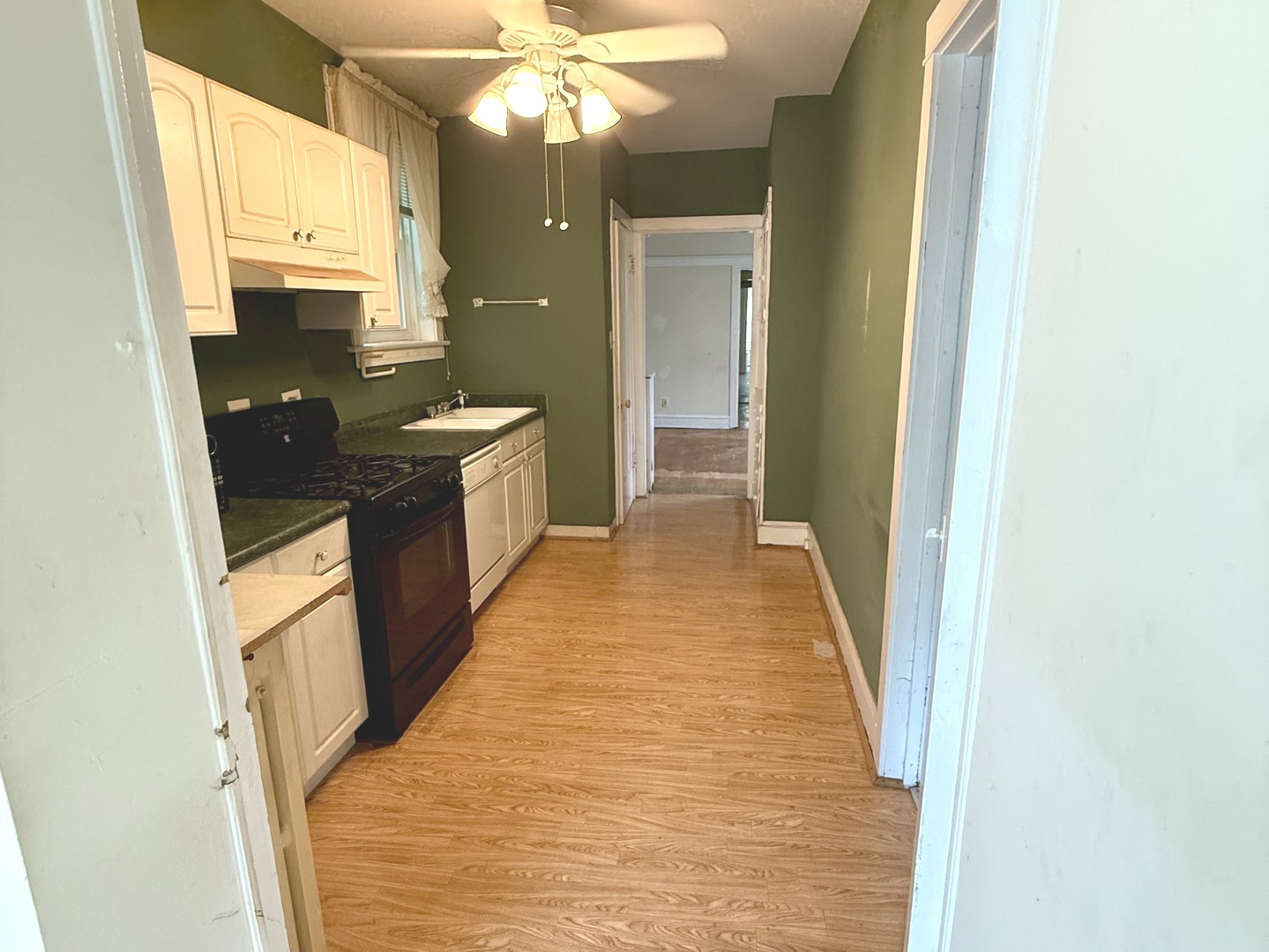 1406 W Hollywood Avenue, Chicago, IL 60660