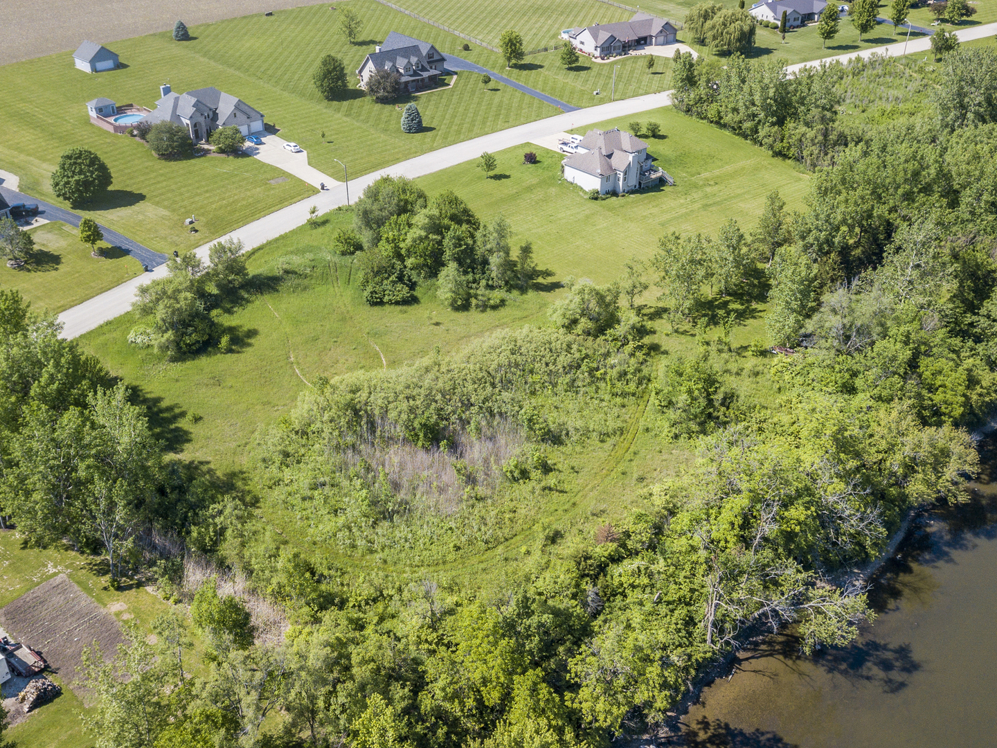 5 Belle Rive Drive, Millington, IL 60537