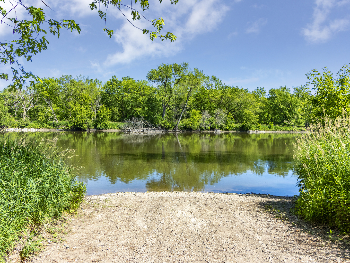 5 Belle Rive Drive, Millington, IL 60537