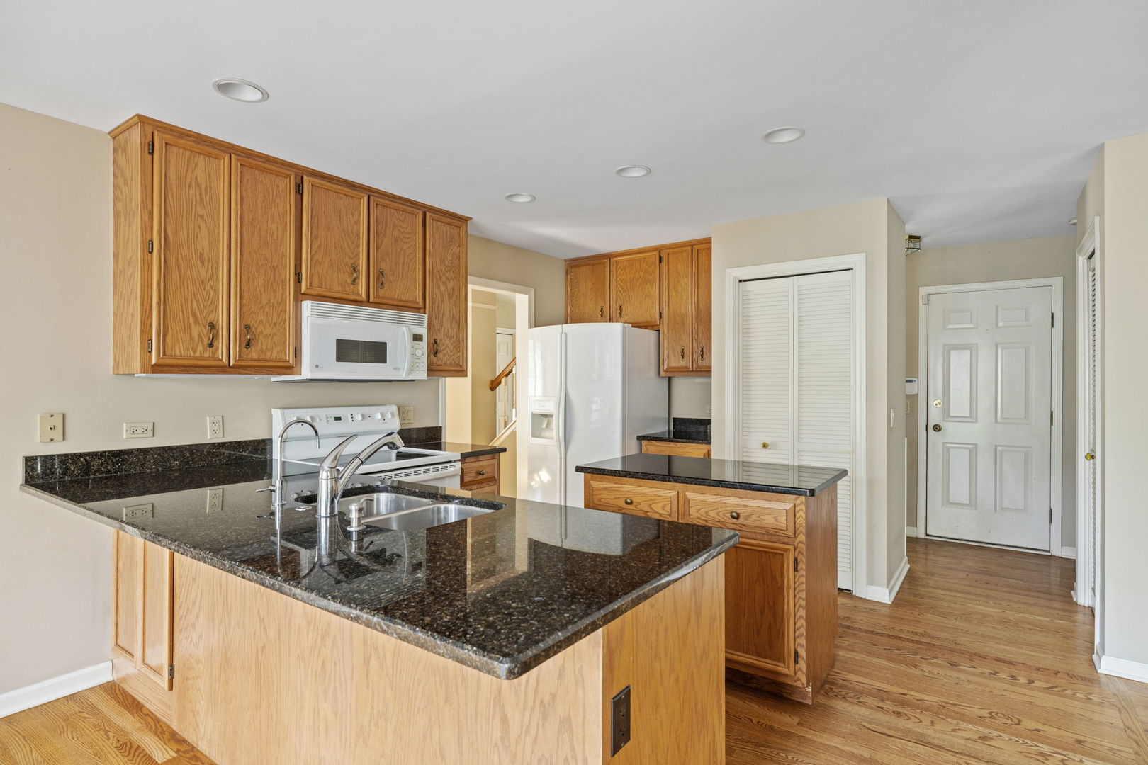 2134 Belleau Woods Court, Wheaton, IL 60187