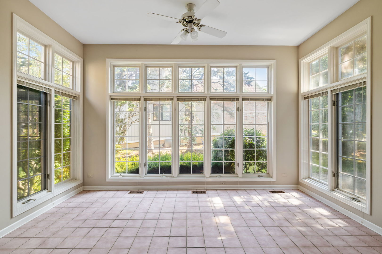 2134 Belleau Woods Court, Wheaton, IL 60187