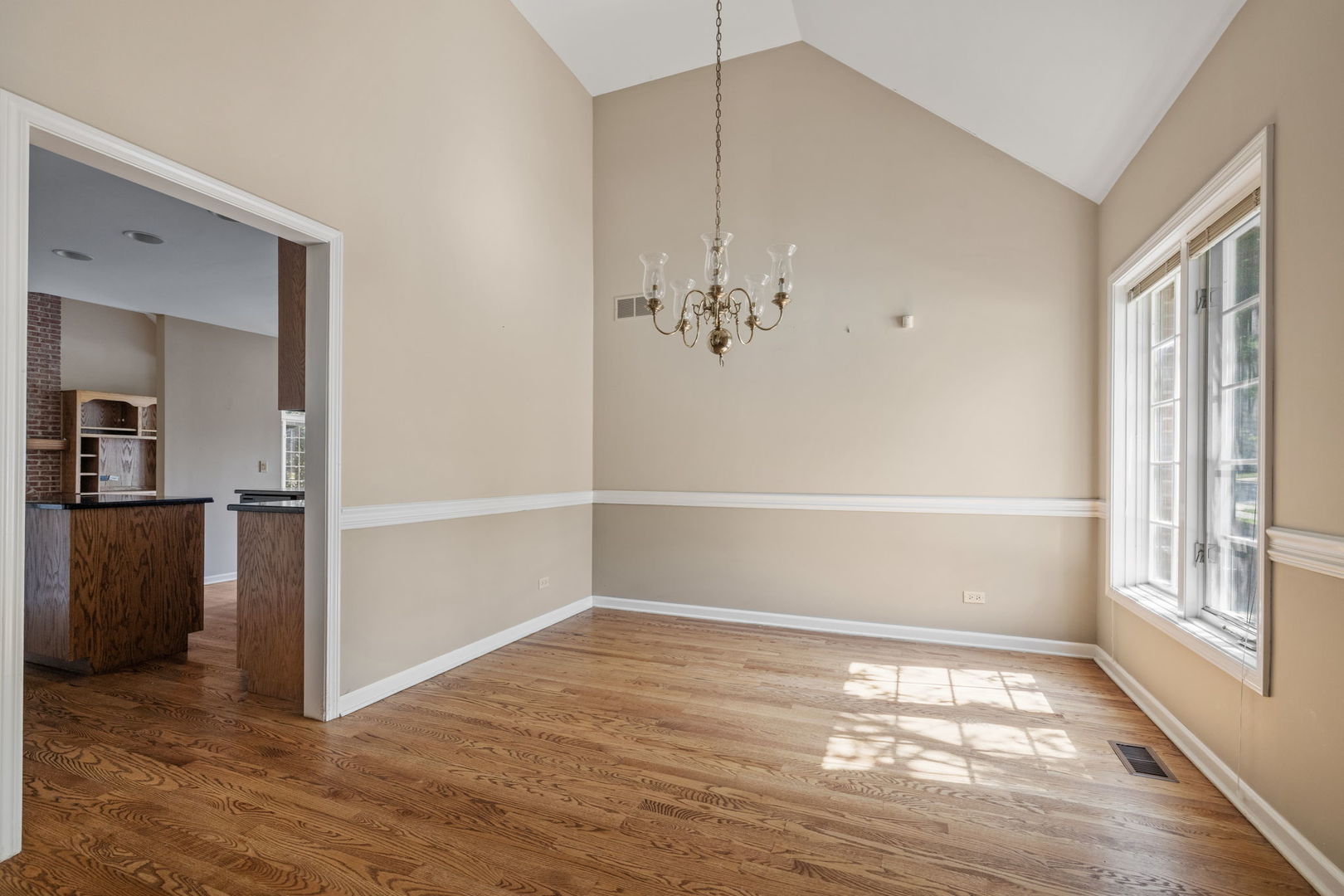 2134 Belleau Woods Court, Wheaton, IL 60187