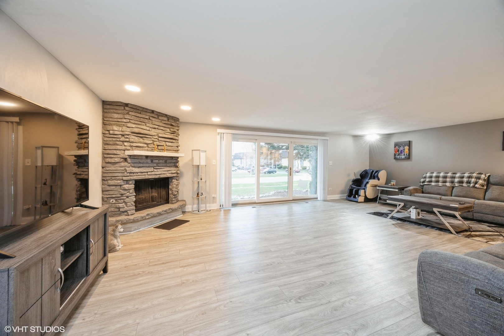 4 Cour La Salle Court, Palos Hills, IL 60465