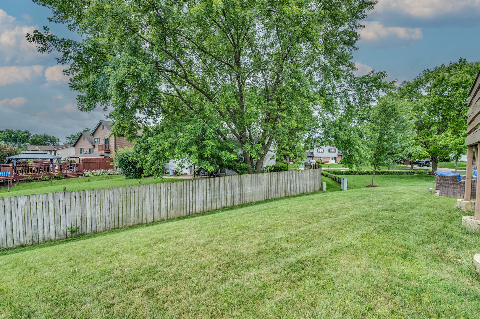 655 Oklahoma Circle, Elk Grove Village, IL 60007
