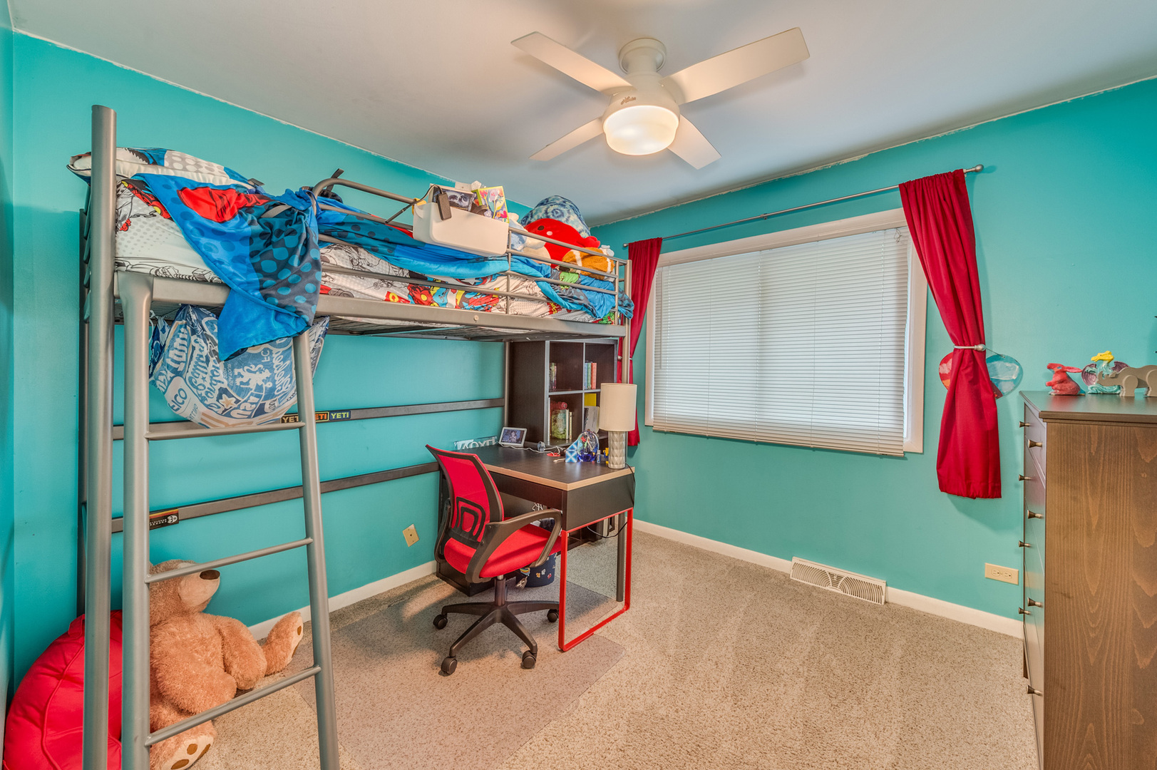 655 Oklahoma Circle, Elk Grove Village, IL 60007
