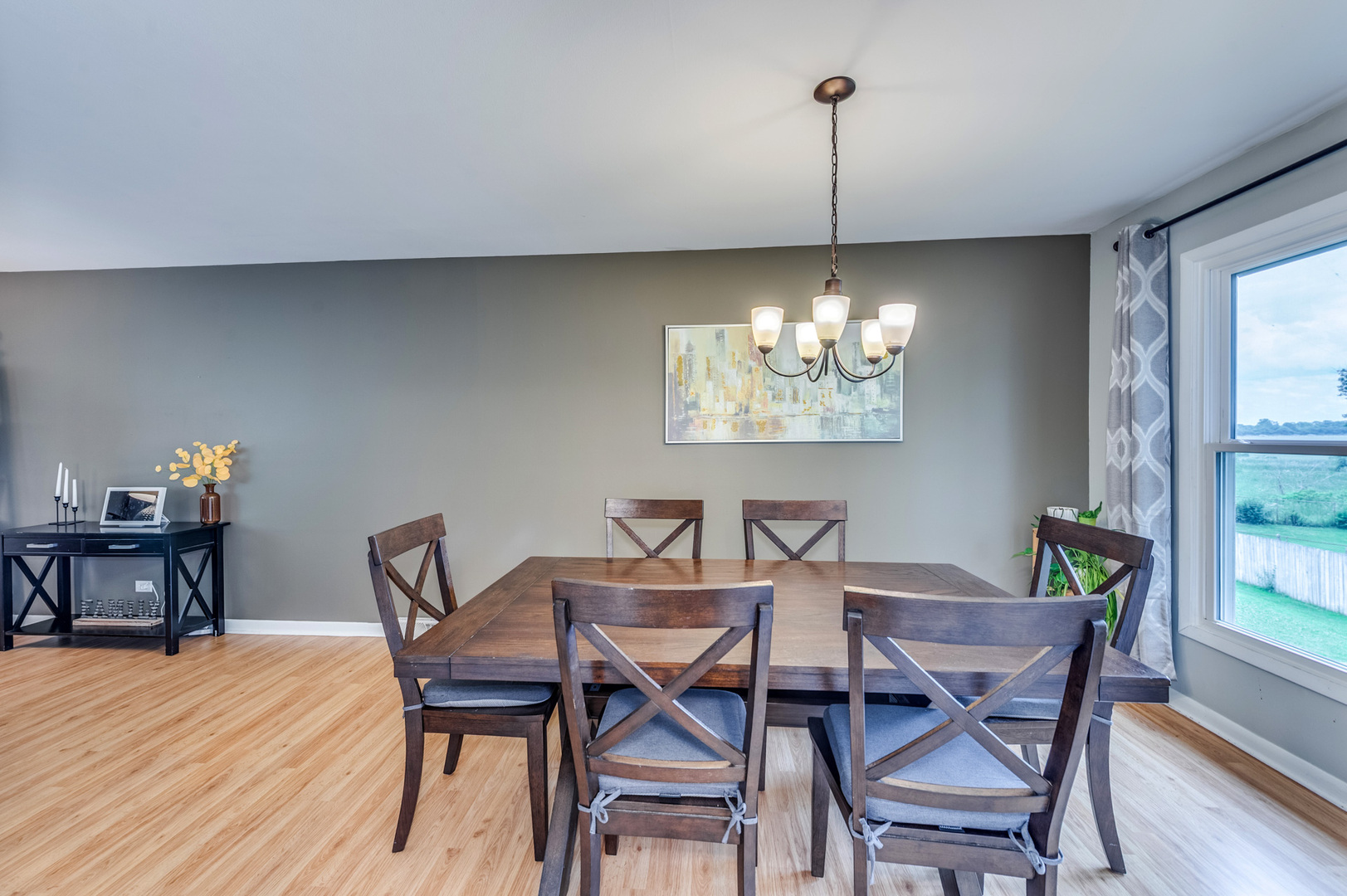 655 Oklahoma Circle, Elk Grove Village, IL 60007