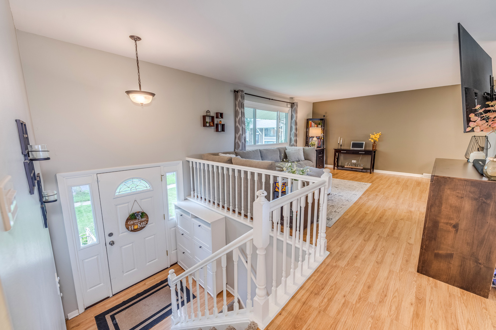 655 Oklahoma Circle, Elk Grove Village, IL 60007