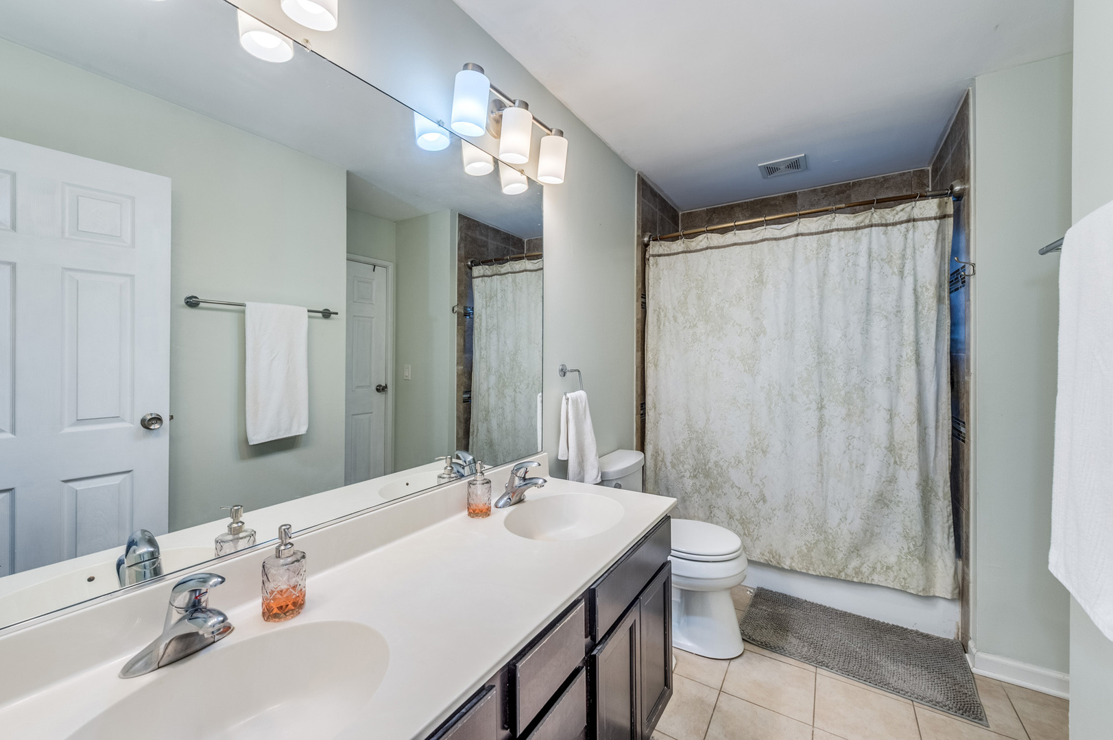 655 Oklahoma Circle, Elk Grove Village, IL 60007