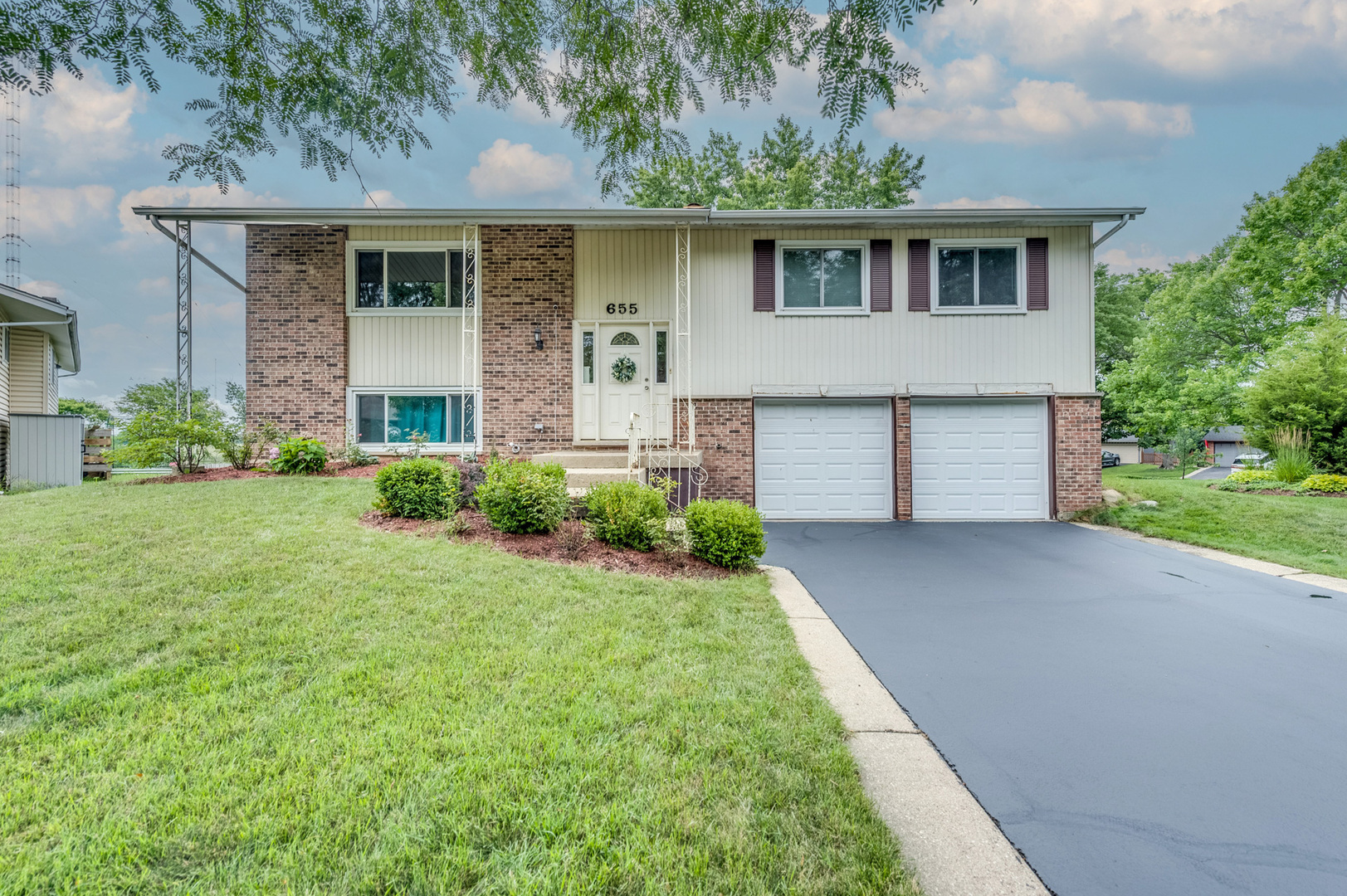 655 Oklahoma Circle, Elk Grove Village, IL 60007