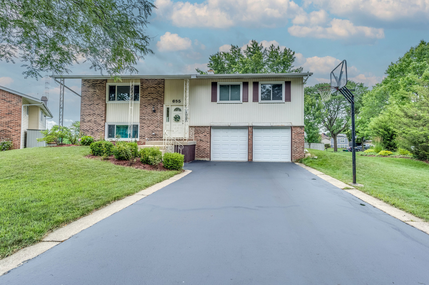 655 Oklahoma Circle, Elk Grove Village, IL 60007