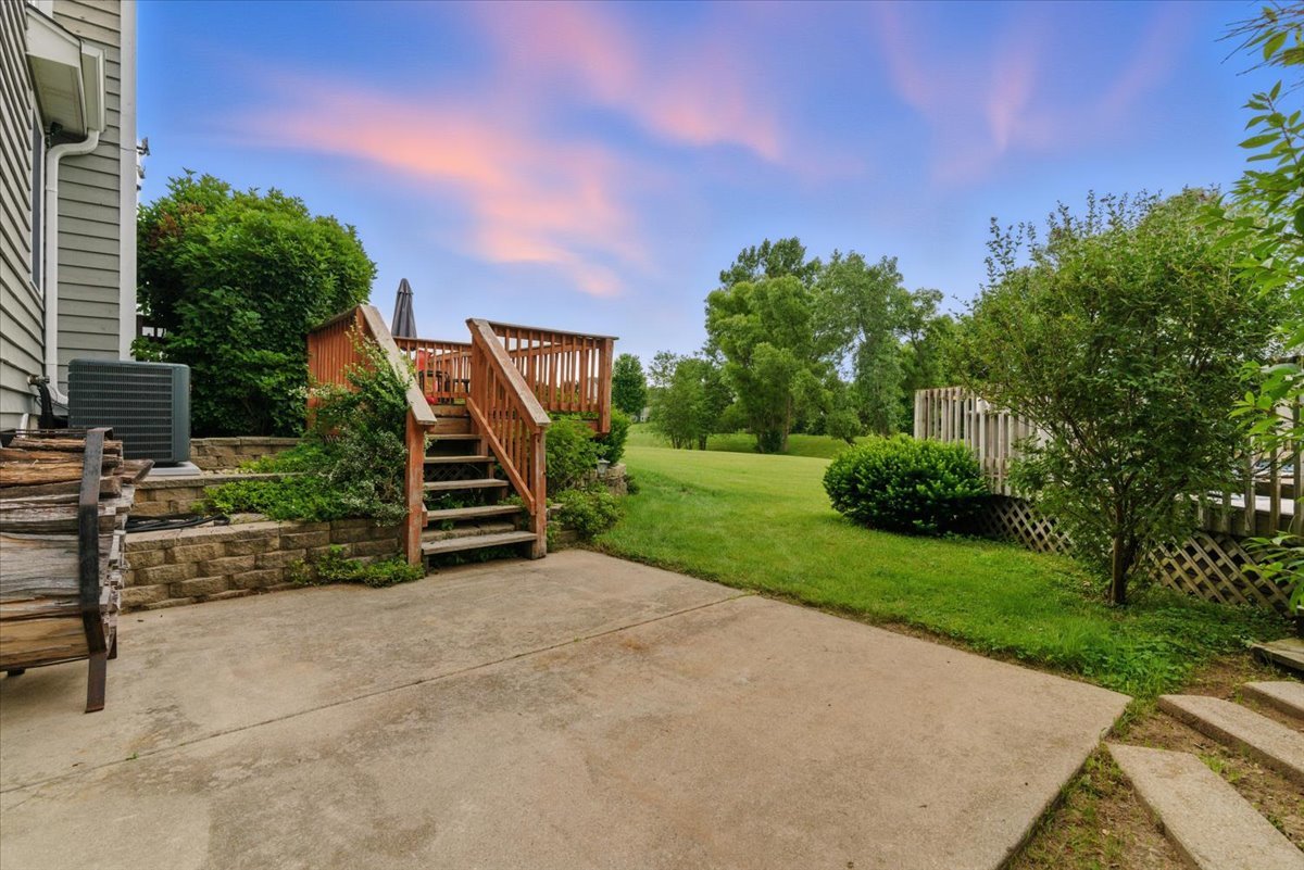 2411 S Hidden Trail, Spring Grove, IL 60081