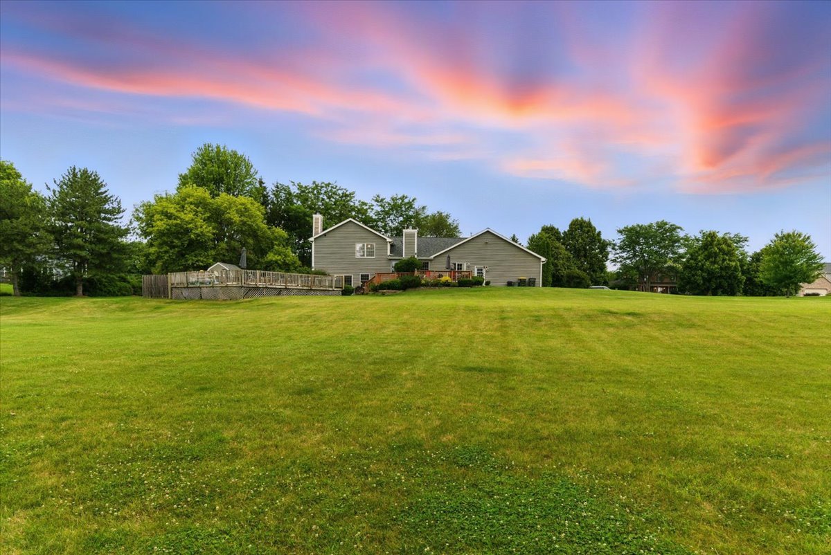 2411 S Hidden Trail, Spring Grove, IL 60081