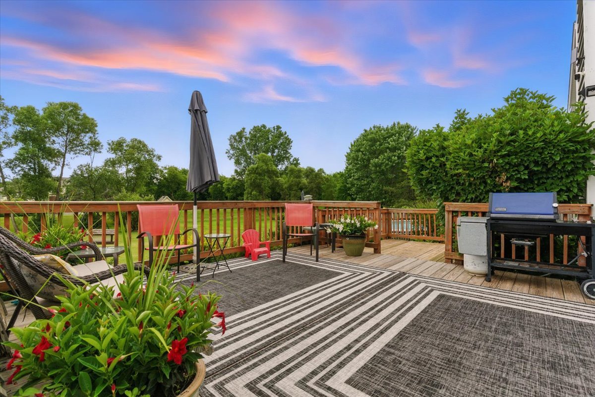 2411 S Hidden Trail, Spring Grove, IL 60081