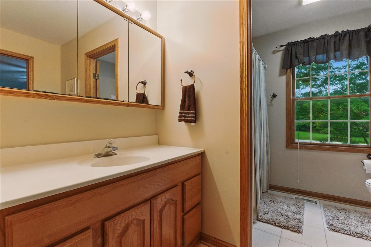 2411 S Hidden Trail, Spring Grove, IL 60081