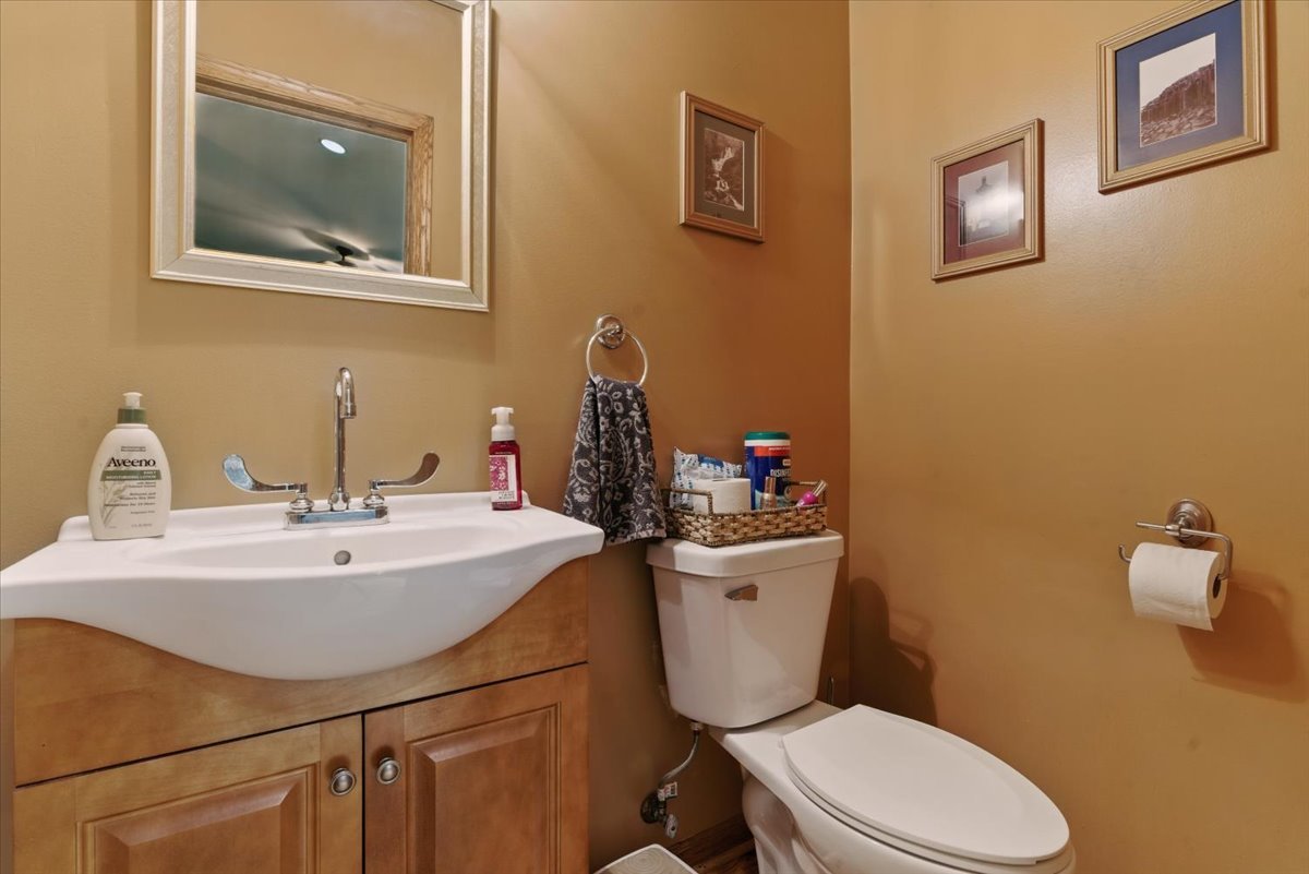 2411 S Hidden Trail, Spring Grove, IL 60081