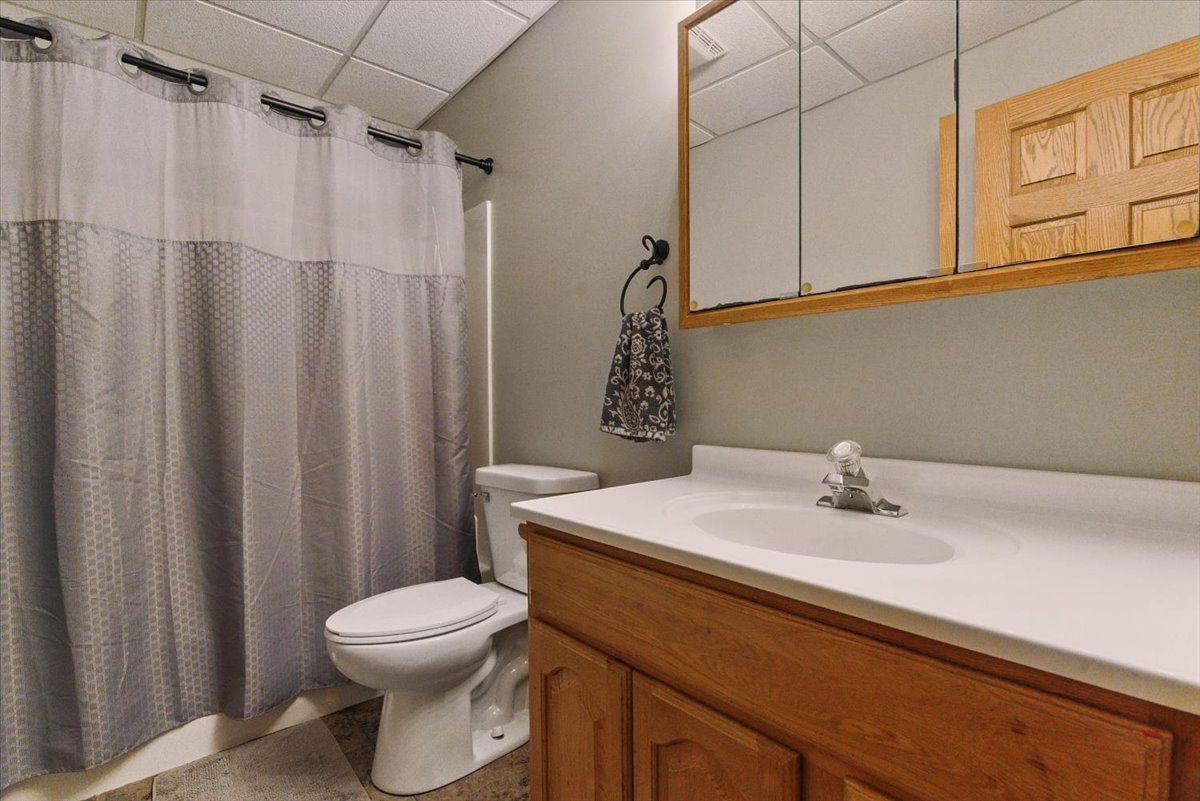 2411 S Hidden Trail, Spring Grove, IL 60081