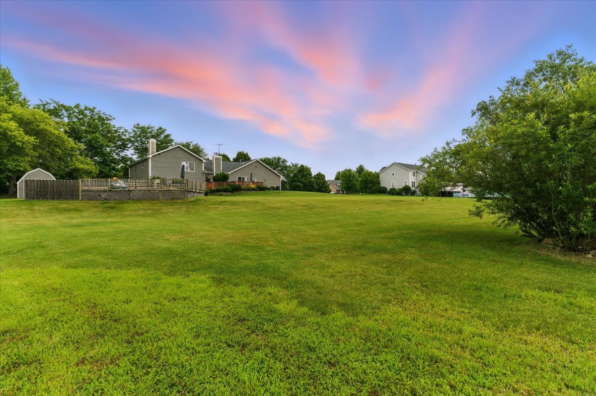 2411 S Hidden Trail, Spring Grove, IL 60081