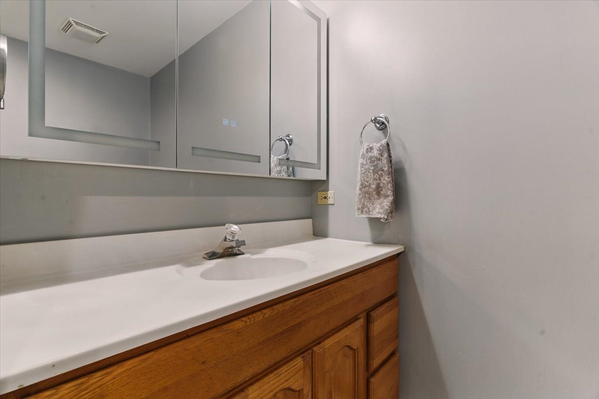 2411 S Hidden Trail, Spring Grove, IL 60081