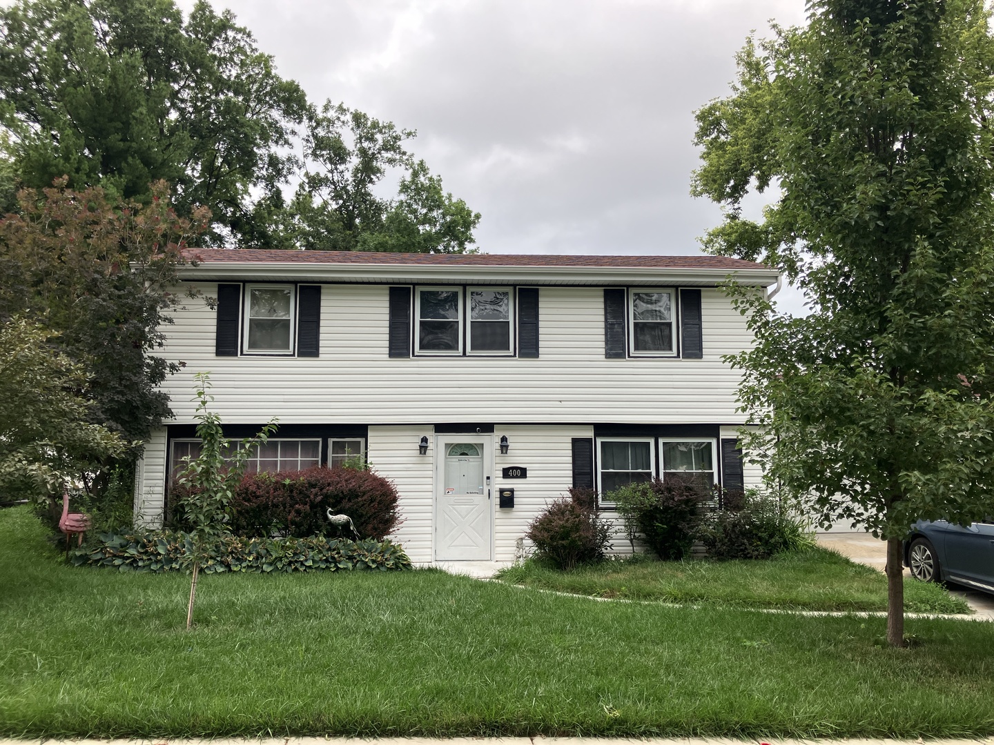 400 Tee Lane, Carpentersville, IL 60110