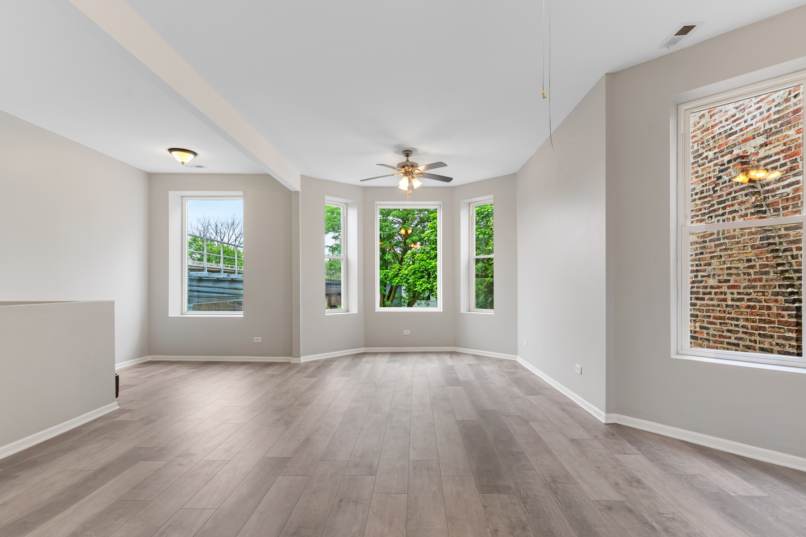1939 S Sawyer Avenue, Chicago, IL 60623