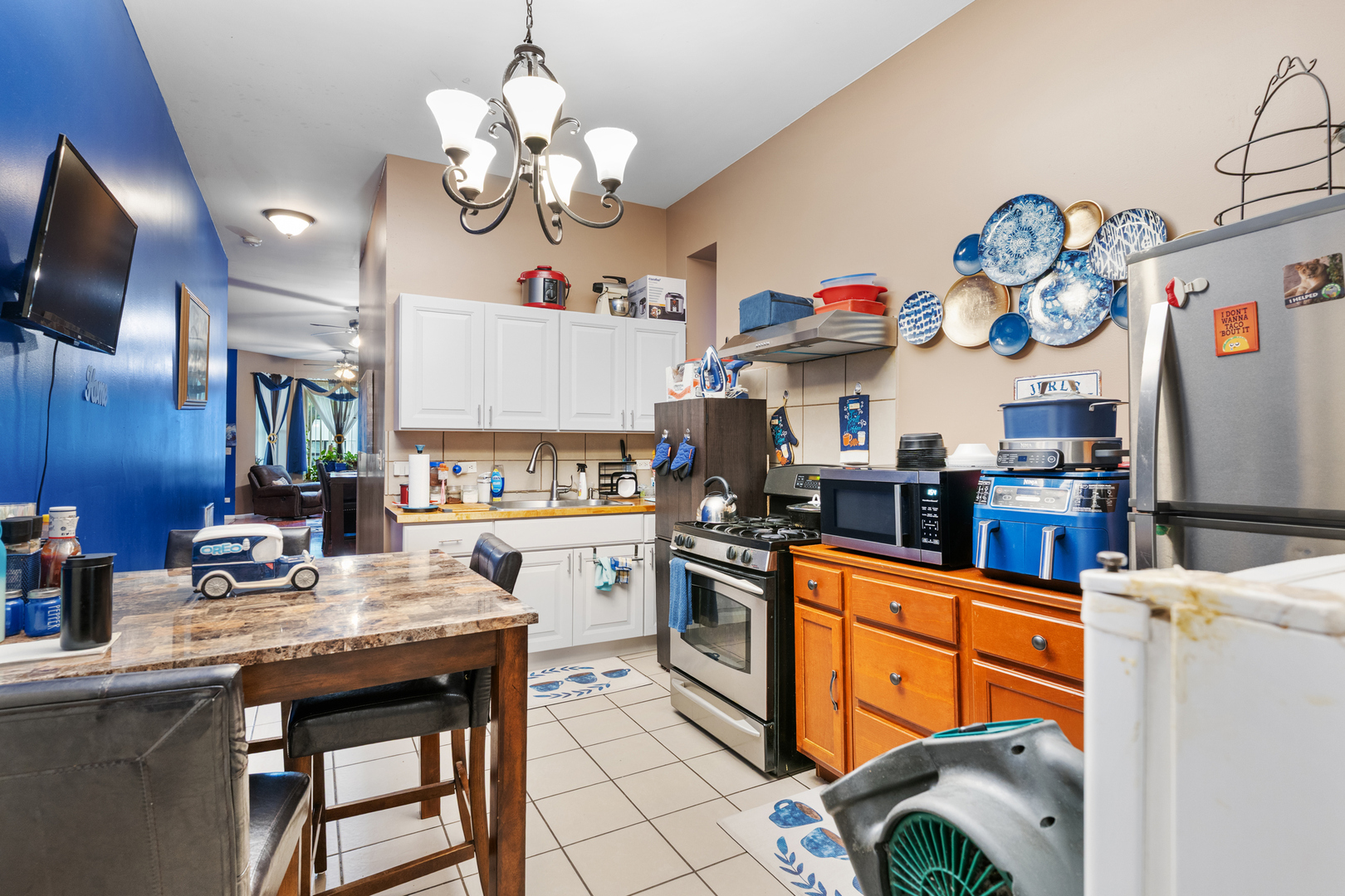 1939 S Sawyer Avenue, Chicago, IL 60623