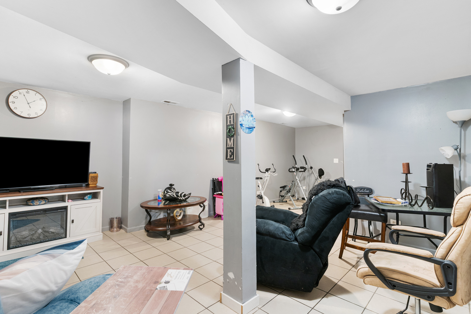 1939 S Sawyer Avenue, Chicago, IL 60623