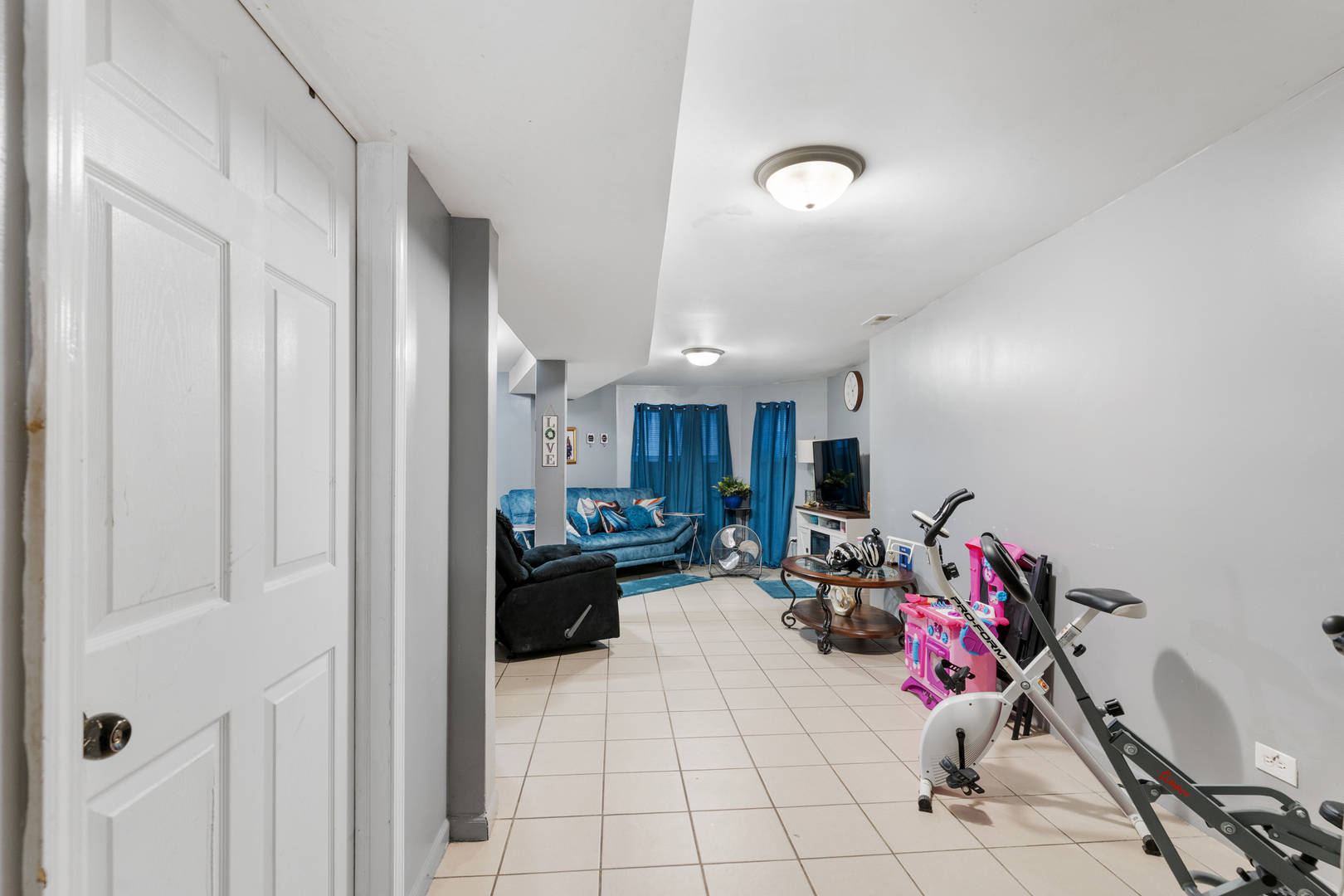 1939 S Sawyer Avenue, Chicago, IL 60623