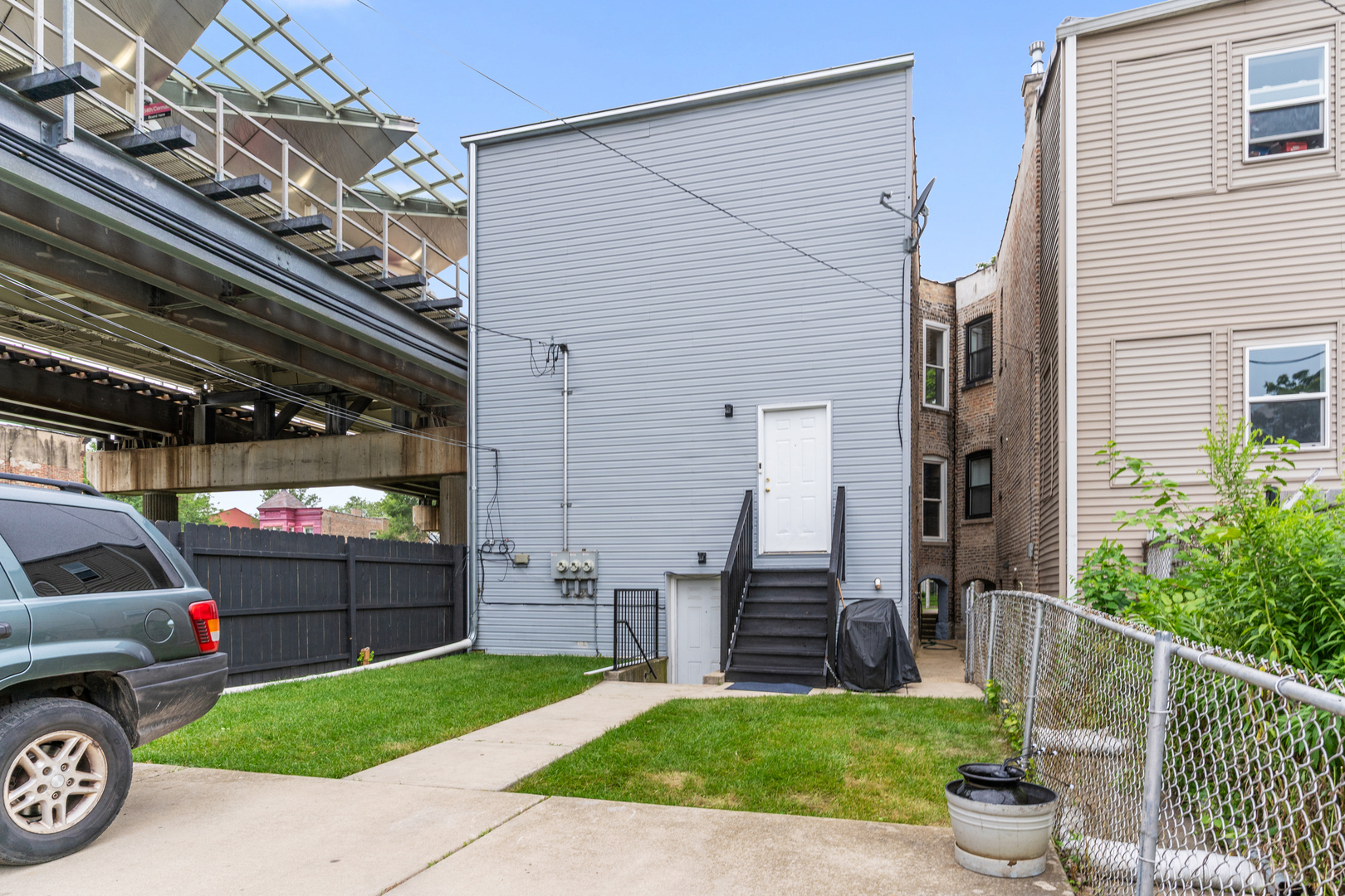 1939 S Sawyer Avenue, Chicago, IL 60623