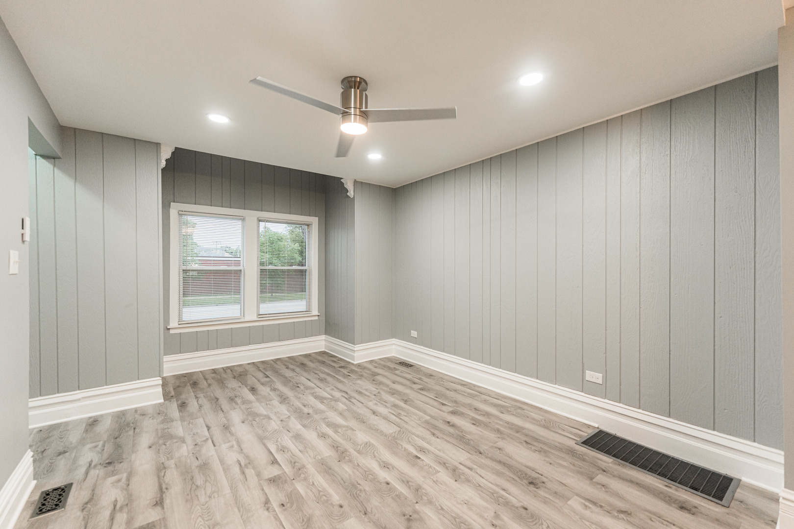 8545 S Vincennes Avenue, Chicago, IL 60620