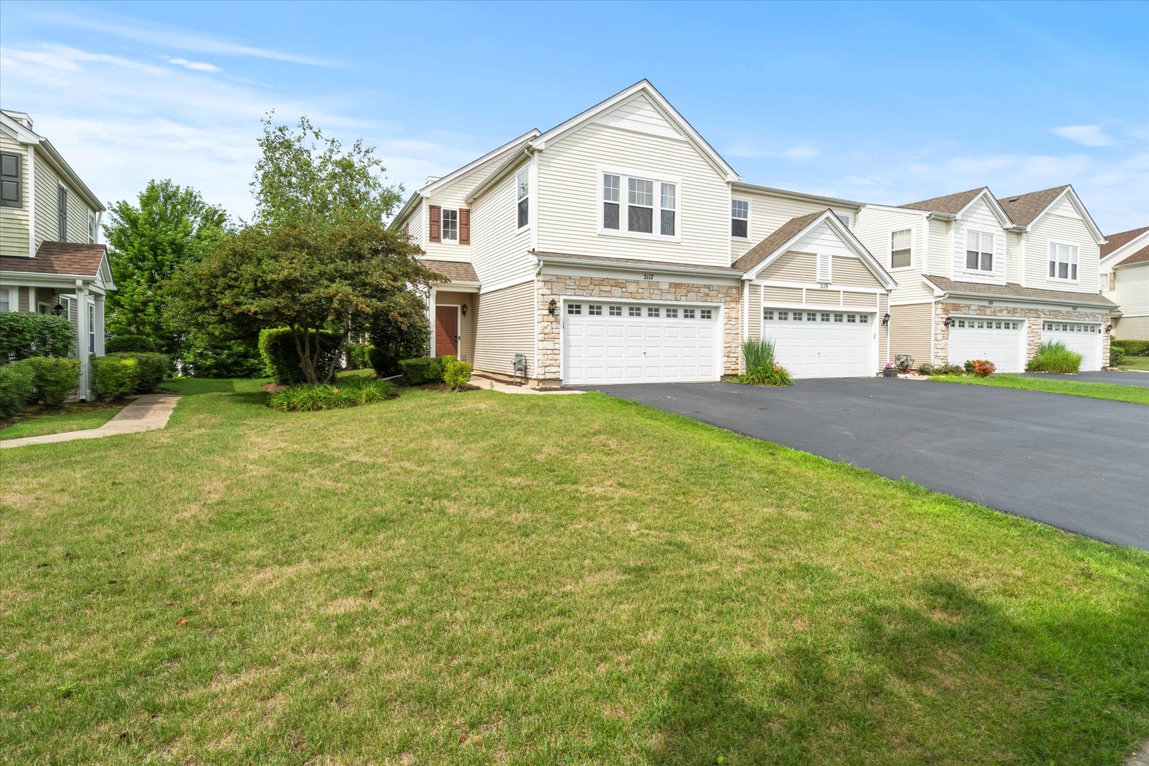 2117 Limestone Lane, Carpentersville, IL 60110