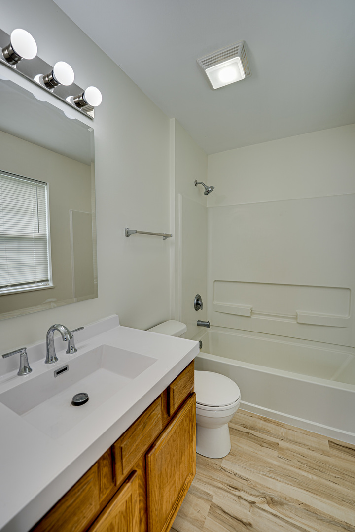 3821 Bailey Road #3821, Yorkville, IL 60560