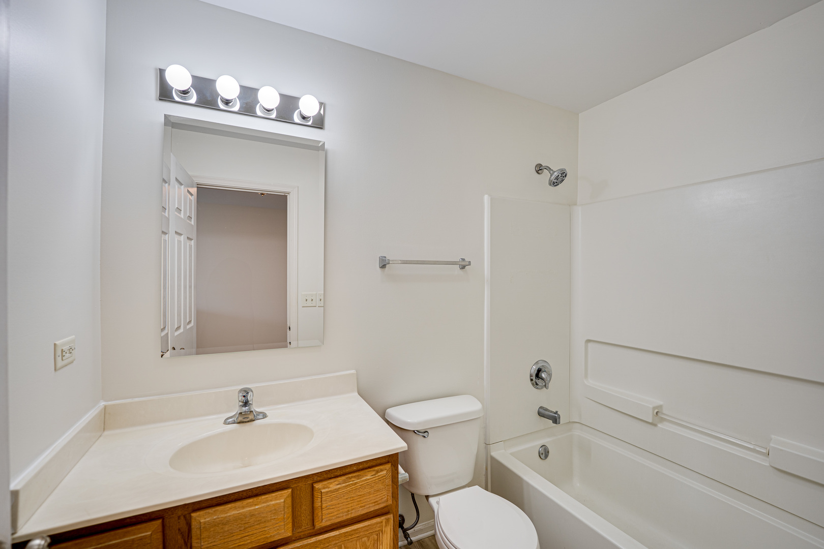 3821 Bailey Road #3821, Yorkville, IL 60560